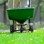 Lawn-Fertilizing