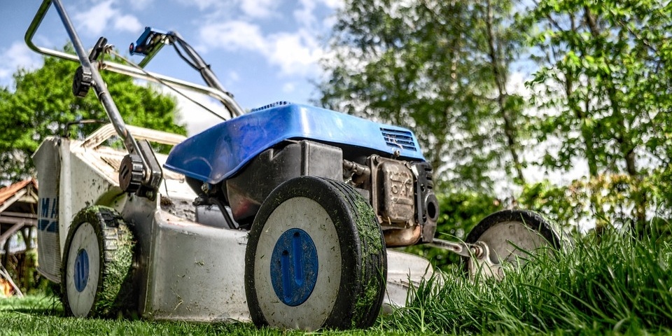 Manual lawn mower's are common for smaller lawn sizes.